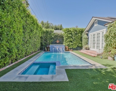 843 N Stanley Avenue - Photo Thumbnail 32