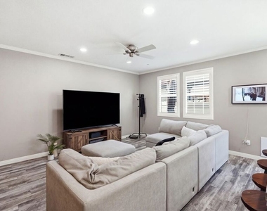 22077 Barrington Way - Photo Thumbnail 10