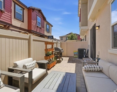 22077 Barrington Way - Photo Thumbnail 31