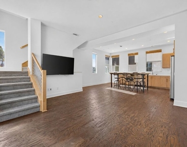 2201 Edendale Lane - Photo Thumbnail 8