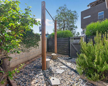 2201 Edendale Lane - Photo Thumbnail 40