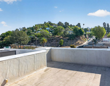 2201 Edendale Lane - Photo Thumbnail 32