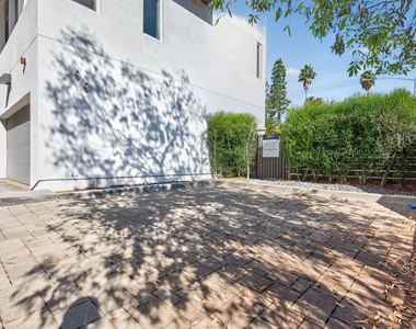 2201 Edendale Lane - Photo Thumbnail 42