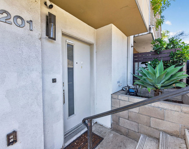 2201 Edendale Lane - Photo Thumbnail 39