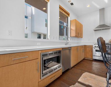 2201 Edendale Lane - Photo Thumbnail 16