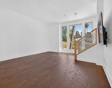 2201 Edendale Lane - Photo Thumbnail 10