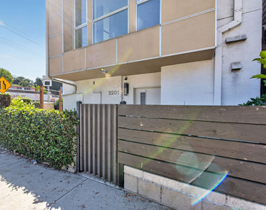 2201 Edendale Lane - Photo Thumbnail 37