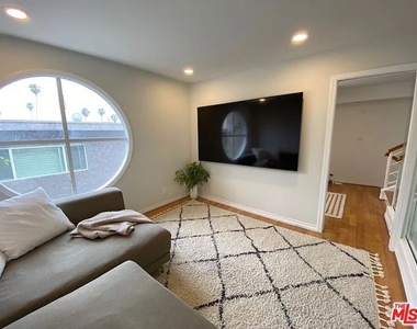 928 19th Street - Photo Thumbnail 16