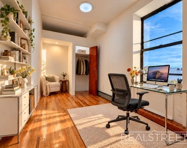 93 Underhill Avenue - Photo Thumbnail 7
