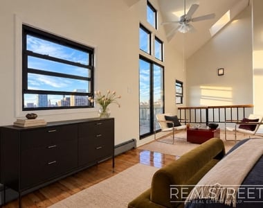 93 Underhill Avenue - Photo Thumbnail 8
