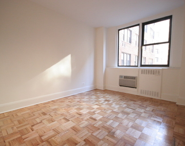 East 79th Street - Photo Thumbnail 2
