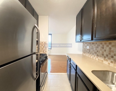 3333 Broadway - Photo Thumbnail 3
