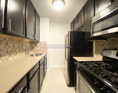 3333 Broadway - Photo Thumbnail 2
