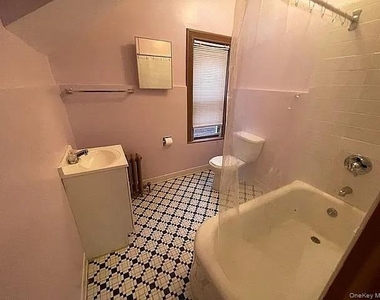117 Chambers Street - Photo Thumbnail 3