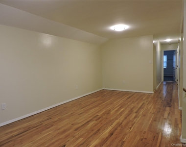 21942 141st Avenue - Photo Thumbnail 2