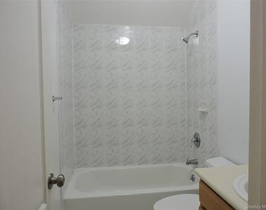 21942 141st Avenue - Photo Thumbnail 6