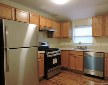21942 141st Avenue - Photo Thumbnail 4