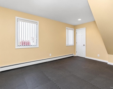 491 Oakland Avenue - Photo Thumbnail 8
