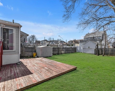491 Oakland Avenue - Photo Thumbnail 2
