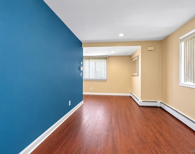 491 Oakland Avenue - Photo Thumbnail 7
