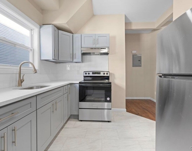 460 S 6th Avenue - Photo Thumbnail 4