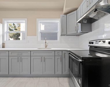 460 S 6th Avenue - Photo Thumbnail 3