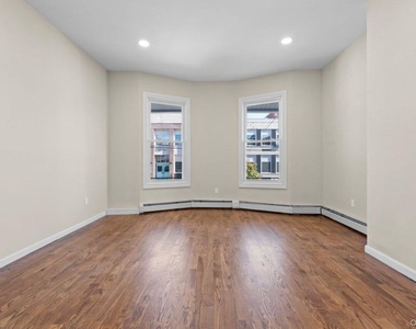 460 S 6th Avenue - Photo Thumbnail 10