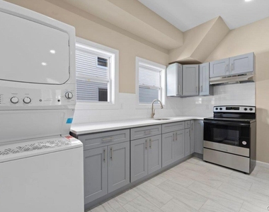 460 S 6th Avenue - Photo Thumbnail 2