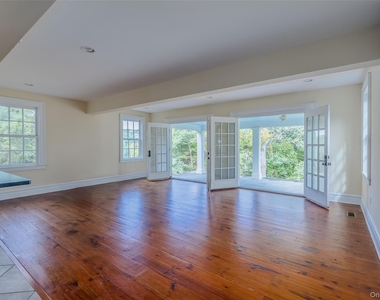 246 Shore Road - Photo Thumbnail 10