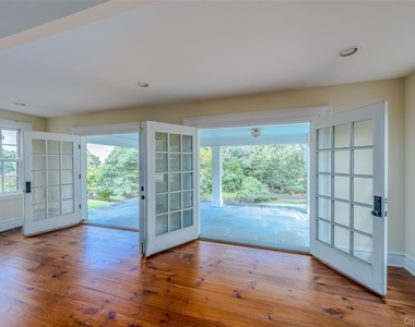 246 Shore Road - Photo Thumbnail 11
