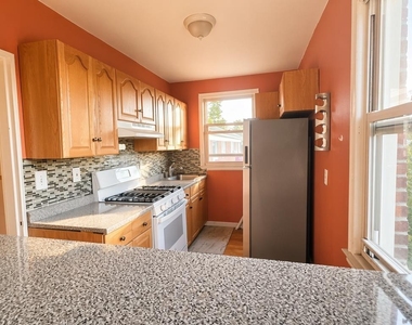 8 Wainwright Avenue - Photo Thumbnail 3