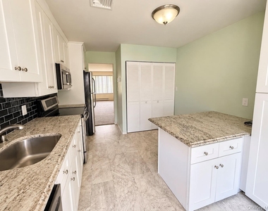 426 Aylesbury Court - Photo Thumbnail 3