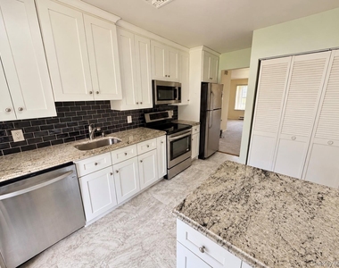 426 Aylesbury Court - Photo Thumbnail 2