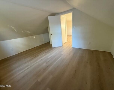 27 Knob Hill Road - Photo Thumbnail 15