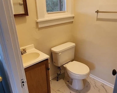 124 Runyon Avenue - Photo Thumbnail 4