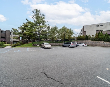 827-d Main Street - Photo Thumbnail 13