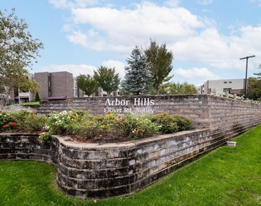 827-d Main Street - Photo Thumbnail 15