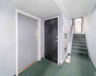 827-d Main Street - Photo Thumbnail 9