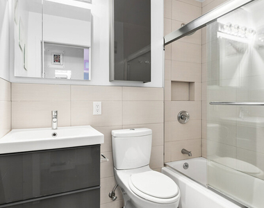 7 E 14th Street - Photo Thumbnail 4
