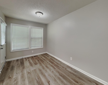 1031 Laurel Leaf Road - Photo Thumbnail 3