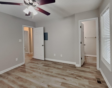 1031 Laurel Leaf Road - Photo Thumbnail 6