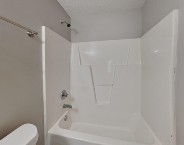 1031 Laurel Leaf Road - Photo Thumbnail 14