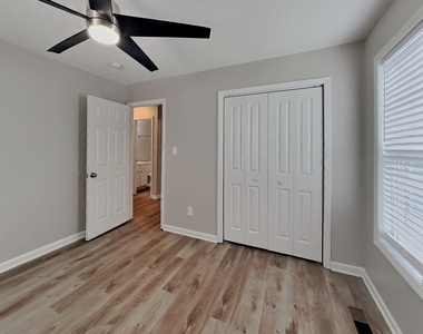 1031 Laurel Leaf Road - Photo Thumbnail 9