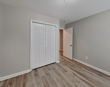 1031 Laurel Leaf Road - Photo Thumbnail 11