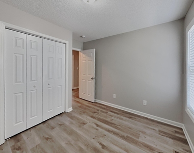 1031 Laurel Leaf Road - Photo Thumbnail 12