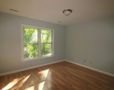 4000 Arckelton Drive - Photo Thumbnail 12