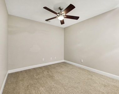 160 Point Comfort Lane - Photo Thumbnail 15