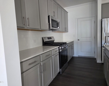 215 Deercroft Drive - Photo Thumbnail 8