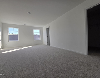 215 Deercroft Drive - Photo Thumbnail 19