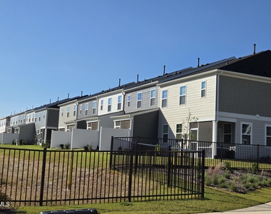 215 Deercroft Drive - Photo Thumbnail 23